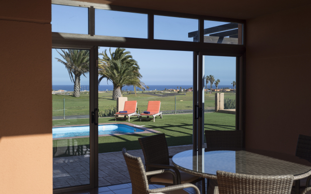 Villas Caleta Beach & Golf