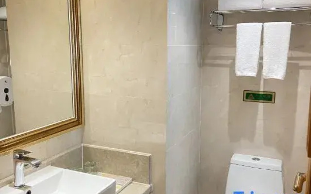 Vienna Hotel Shenzhen Qinghu Metro Station