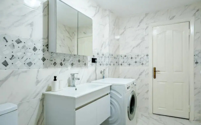 Vibrant Duplex With Terrace 2 min to Cevahir Mall