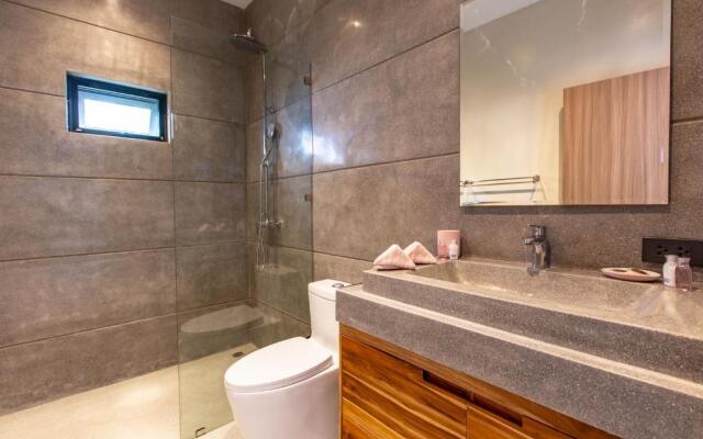 Villa Nirvana 3 Br, 500m from the beach