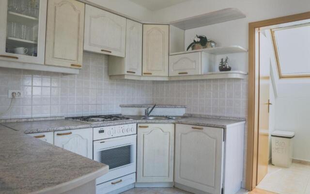 Apartment Amak With Free Onsite Parking