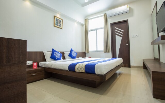 OYO 7421 Hotel Relex
