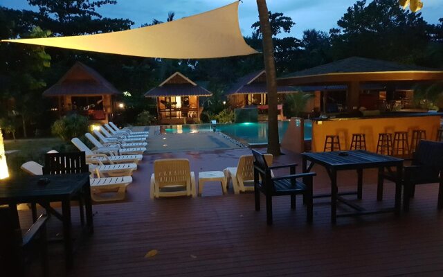 Lanta Pearl Beach Resort
