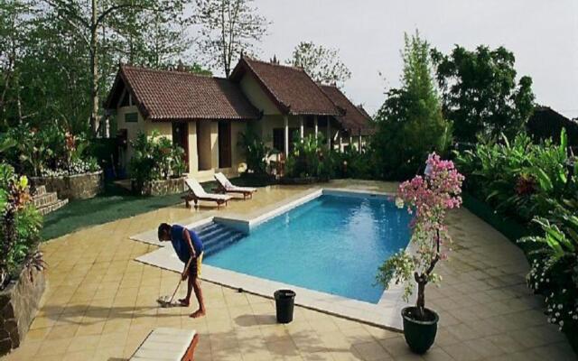 Tulamben Wreck Divers