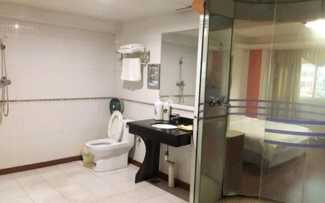 Oda Hotel (Tamshui One Center) – Bathroom – Huizhou