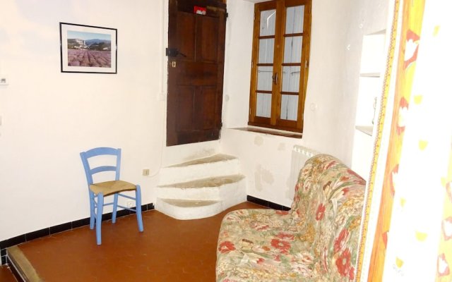 House With 2 Bedrooms in Monieux, With Wonderful Mountain View and Fur