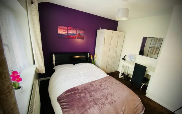 Modern-petfriendly-privategarden-family-20mintoldn