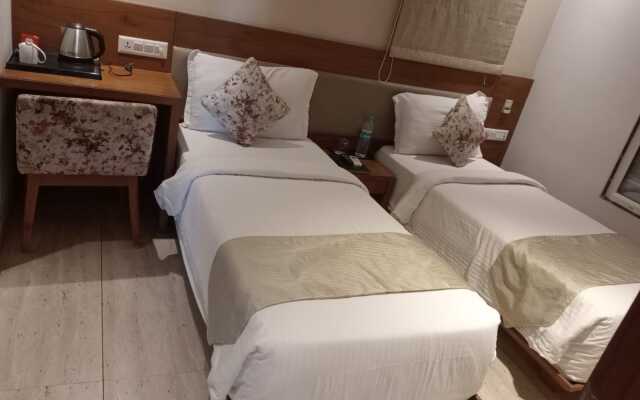 Hotel Blue Lagoons Manjalpur