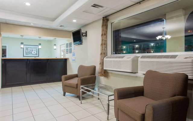 Super 8 by Wyndham Augusta