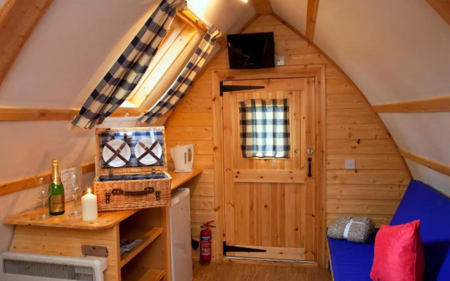 LOCH TAY HIGHLAND LODGES and GLAMPING PARK