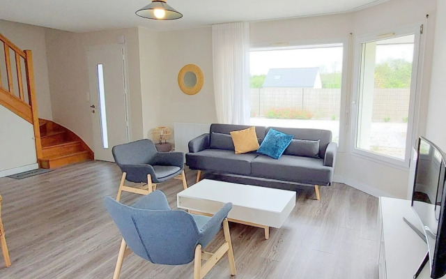 Holiday Home in Plouarzel Near Sandy Beaches