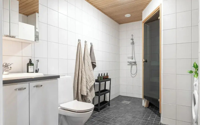 Homelike 1BR Apt. with Sauna & Parking