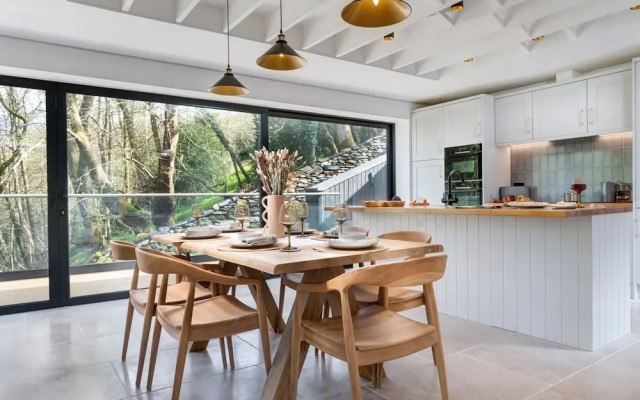 Fawns Keep - Hot Tub and Sauna Retreat