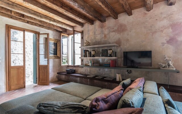 Exclusive House in Asolo Art and Design