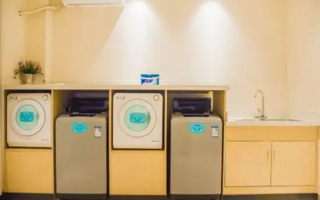 City Comfort Inn Hotel (Wuzhou Sanlong Avenue Government Affairs Center)