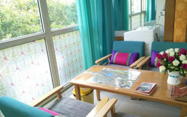 Rose Garden Theme Youth Hostel