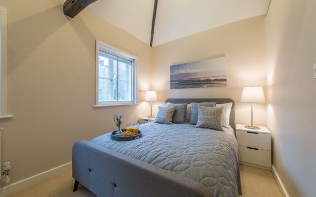 Central Apartment Facing Windsor Castle