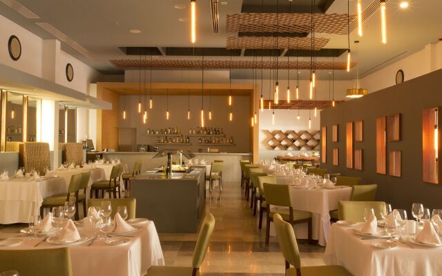 Altitude at Krystal Grand Cancun - All inclusive