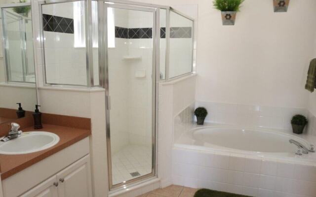 Ta524or 5 Bedroom Home