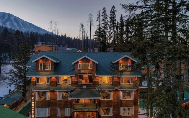 Hotel Pine Spring Gulmarg