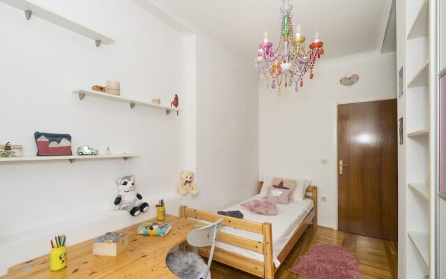 Spacious Apt. With Magnificent sea View & Balcony