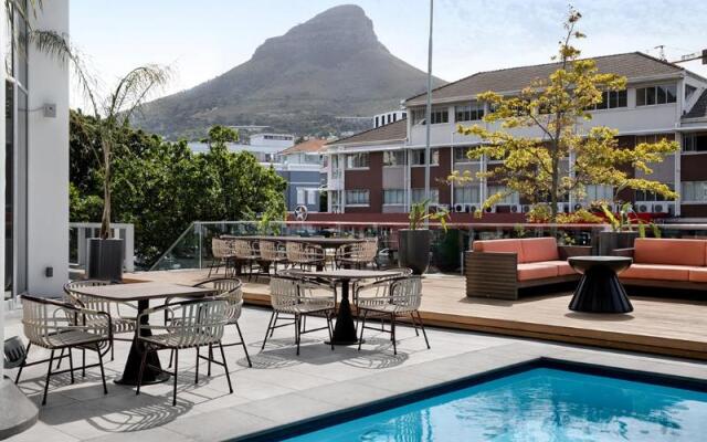 African Pride 15 On Orange Hotel