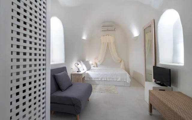Christina's Cave House