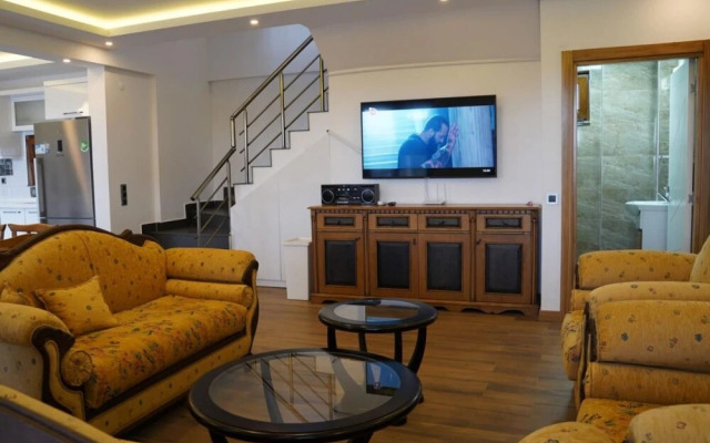Gorgeous Villa With Private Pool in Antalya 1