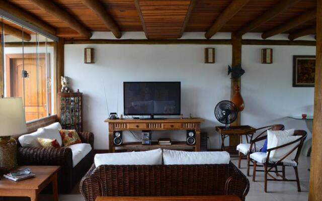 Gidu House
