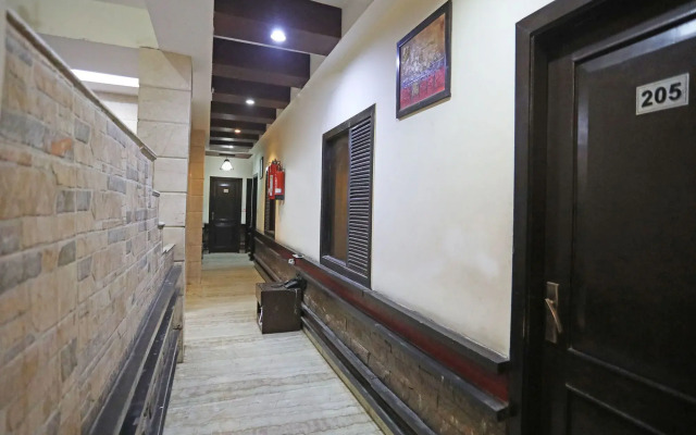 OYO 512 Hotel Aman Inn