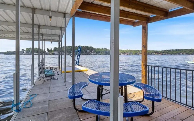 Firepit, Spacious Decks, Breathtaking Views