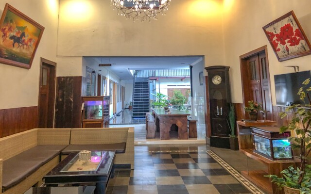 RedDoorz Syariah @ Jalan Buring Malang