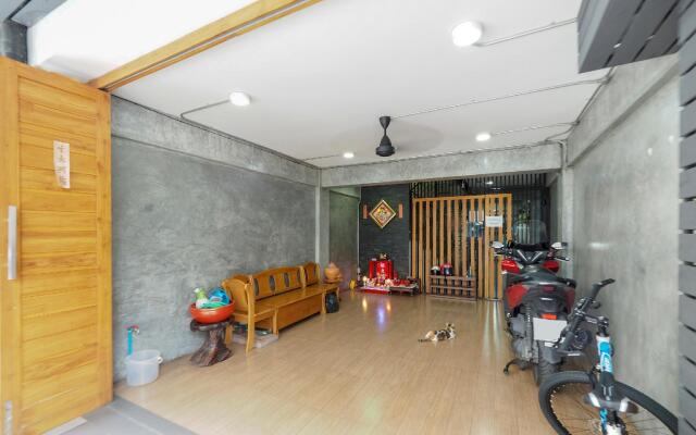 OYO 935 The Palm Apartment