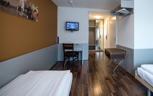 Alexander Guesthouse
