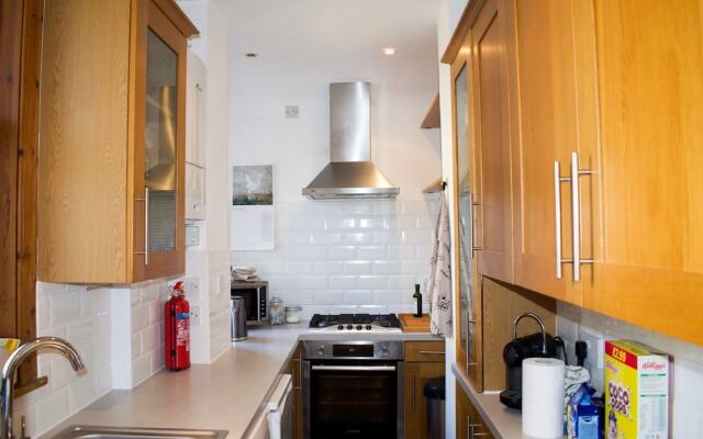 Spacious 3 Bedroom Home With Garden Edinburgh