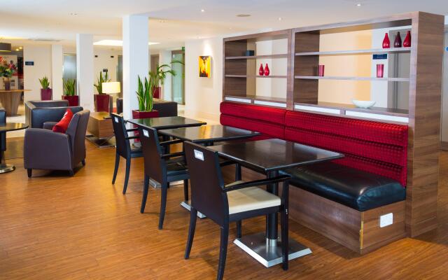 Holiday Inn Express Northampton - South by IHG