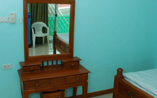 Perm Poon Sup Apartment