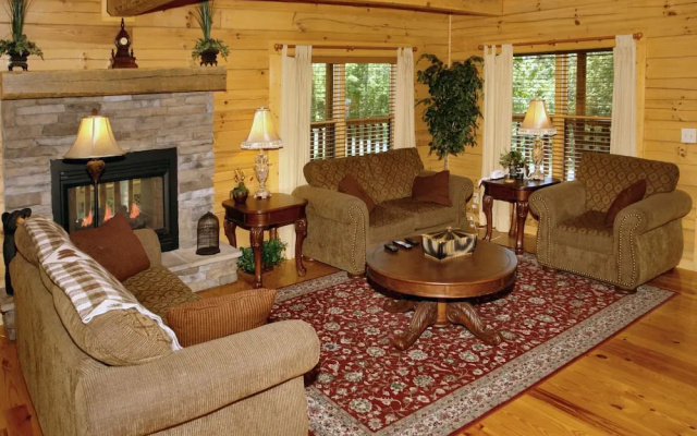 Trout House 350 - Three Bedroom Cabin