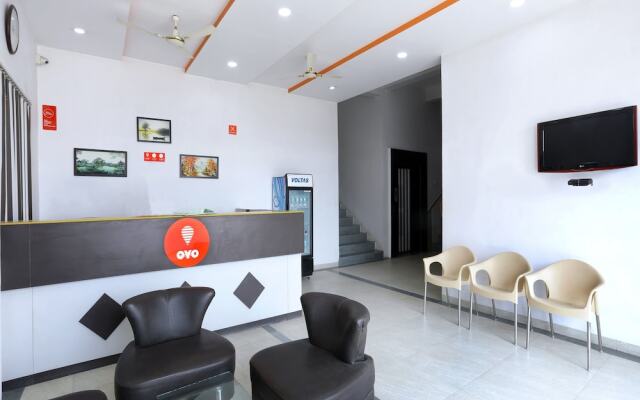 OYO 12810 Hotel Iris