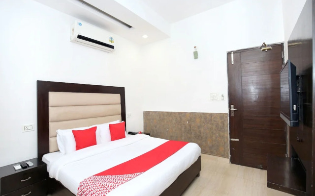 OYO 1355 Hotel Dream