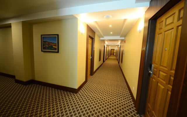 Silver Green Hotel