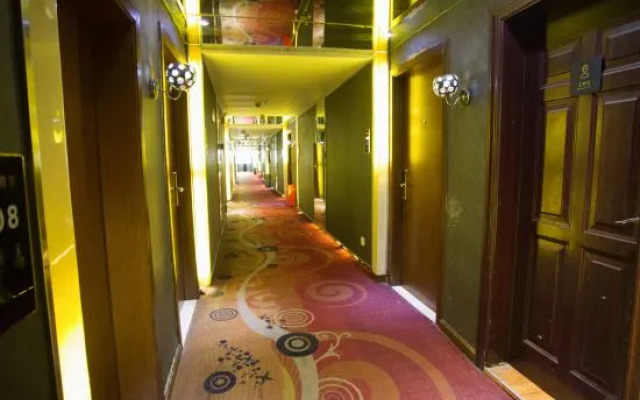 6+1 Chain Hotel Huaihua Railway Station