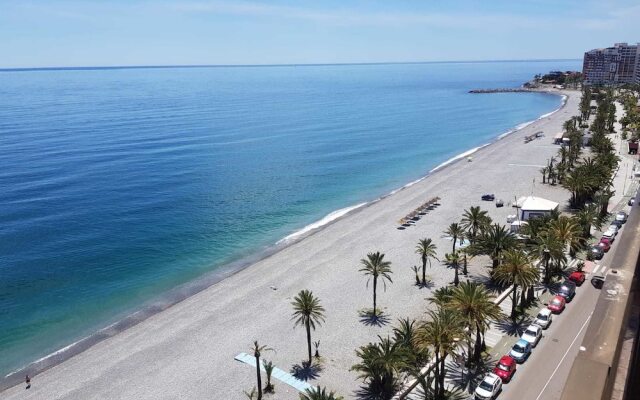 Ático en Almuñecar. Primera línea de playa con vistas espectaculares