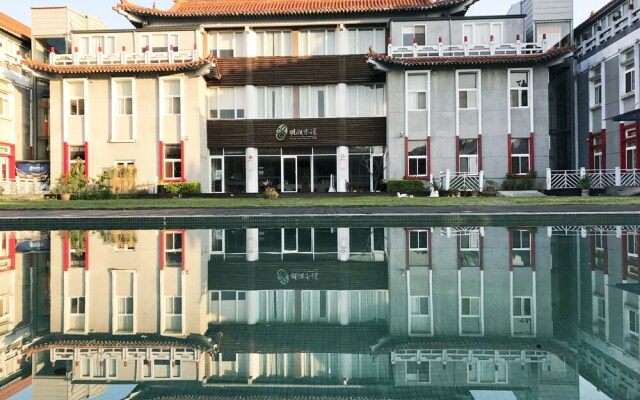 Young Lake Resort