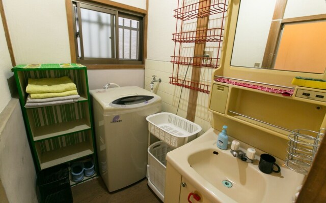 Guest House Ioly Osaka - Hostel