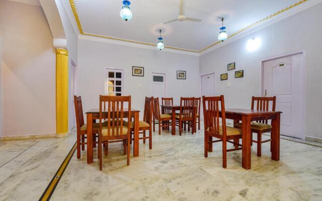 Fabhotel The Castle Homestay I