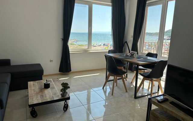 25m FROM THE BEACH!! Luxury Sea Paradise Apartment