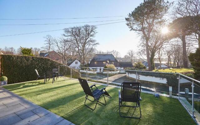 Host Stay The Chimneys