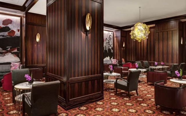 The Towers at Lotte New York Palace