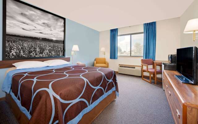 Super 8 by Wyndham Centerville